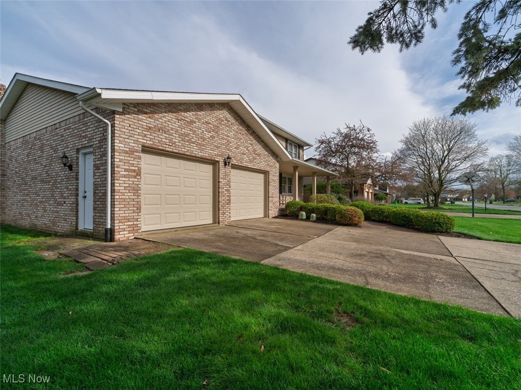 326 Eastbury Avenue NE North Canton OH 44720