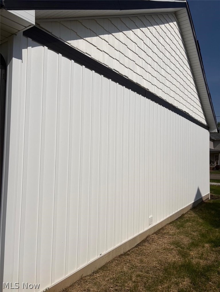 165 W 3rd Street Frazeysburg OH 43822