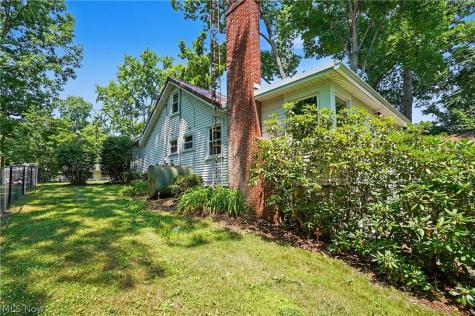 10528 Country Club Lane Deerfield OH 44449