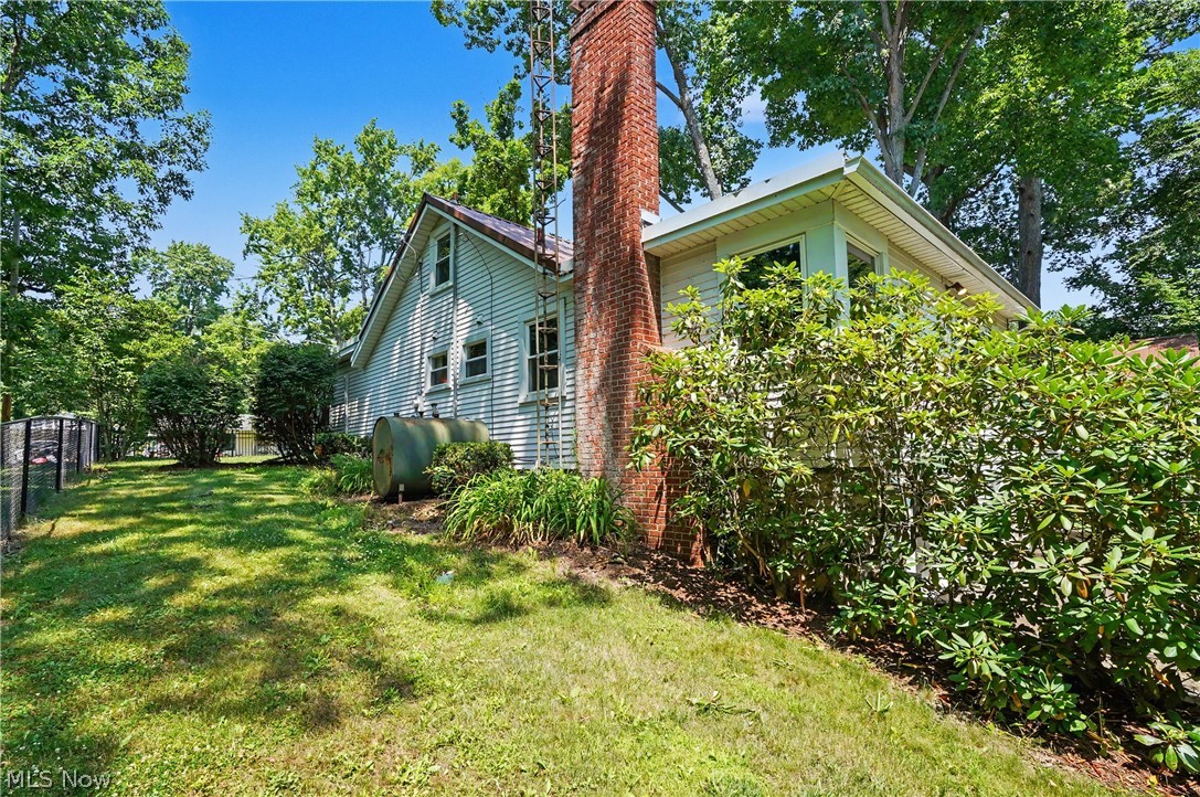 10528 Country Club Lane Deerfield OH 44449