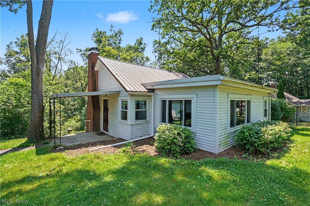 10528 Country Club Lane Deerfield OH 44449