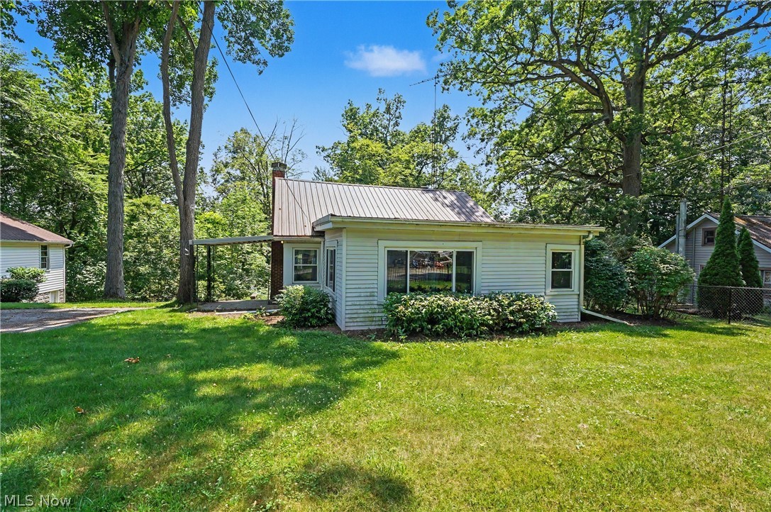 10528 Country Club Lane Deerfield OH 44449