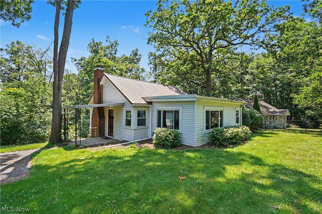 10528 Country Club Lane Deerfield OH 44449