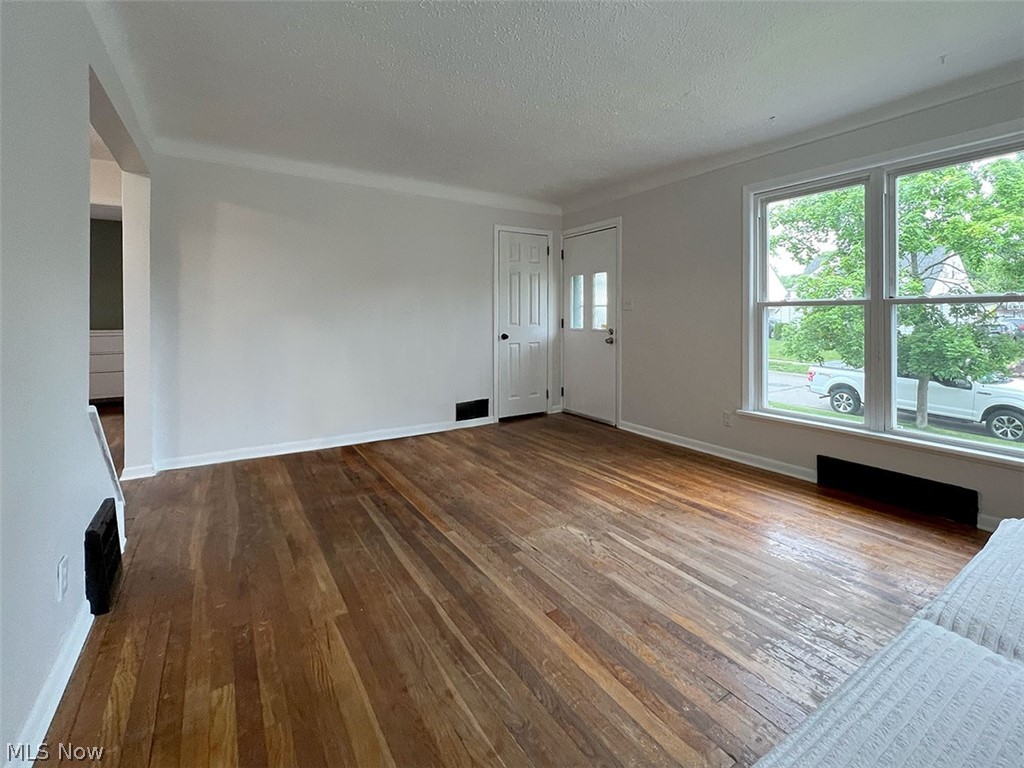 9203 Torrence Avenue Brooklyn OH 44144