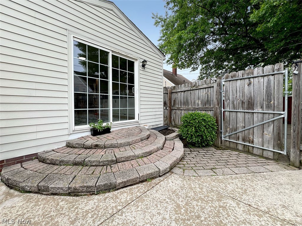 9203 Torrence Avenue Brooklyn OH 44144