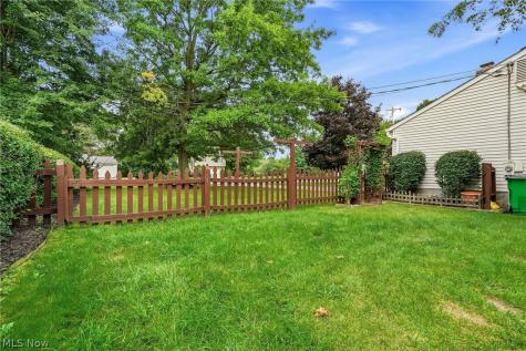 5489 Young Road Stow OH 44224
