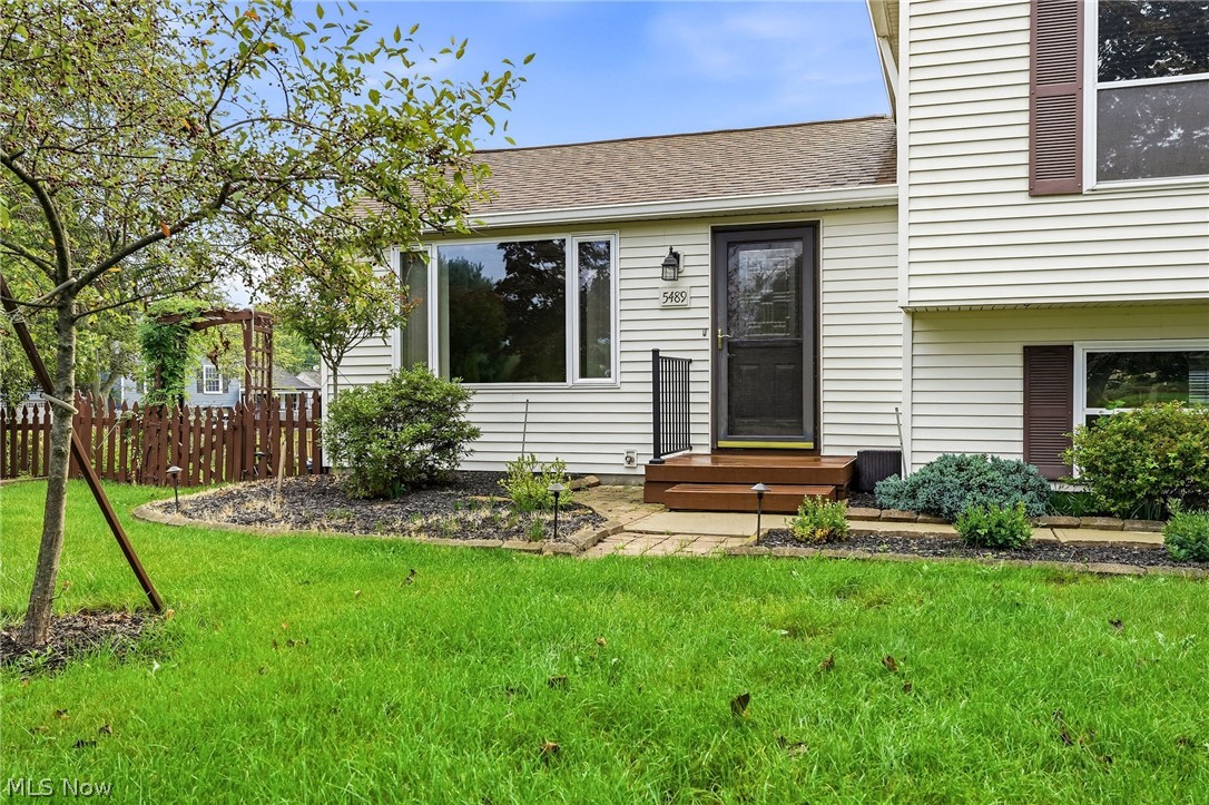 5489 Young Road Stow OH 44224