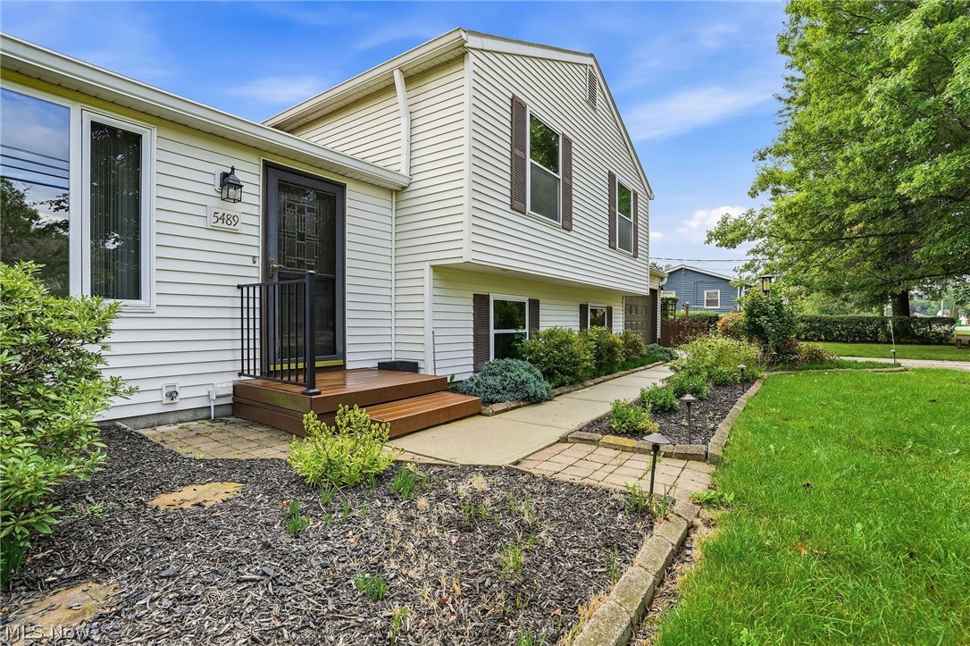 5489 Young Road Stow OH 44224