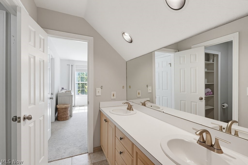 8390 Bainbrook Drive Chagrin Falls OH 44023