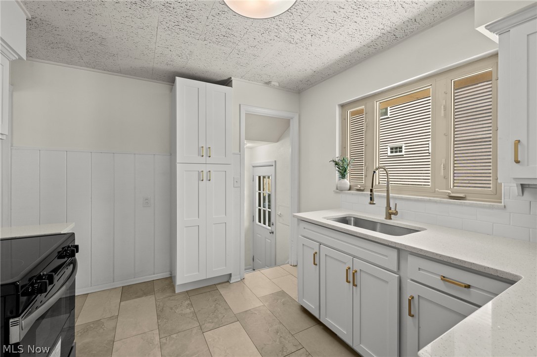 24914 E Oakland Bay Village OH 44140