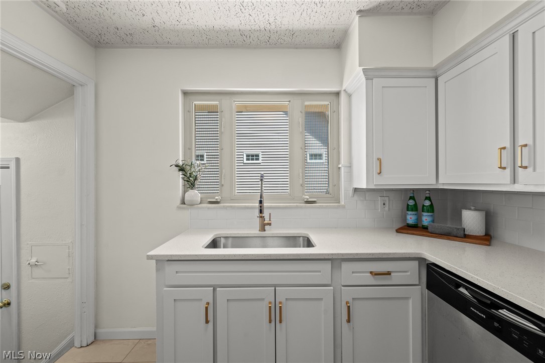 24914 E Oakland Bay Village OH 44140