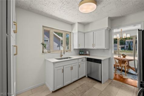 24914 E Oakland Bay Village OH 44140
