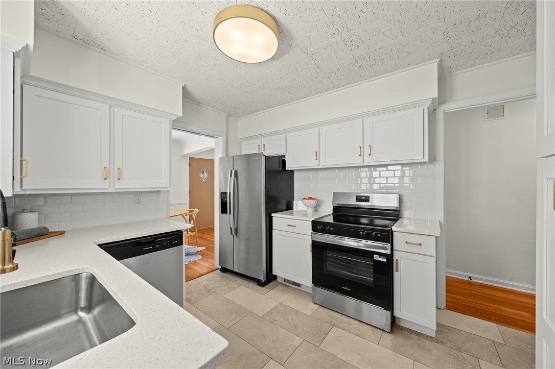 24914 E Oakland Bay Village OH 44140