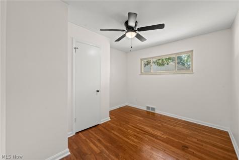 24914 E Oakland Bay Village OH 44140