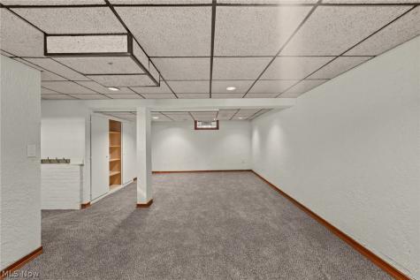 24914 E Oakland Bay Village OH 44140