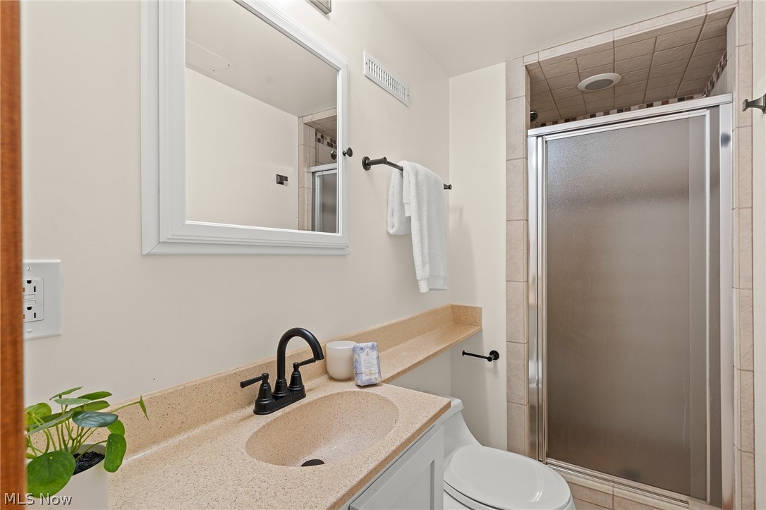 24914 E Oakland Bay Village OH 44140