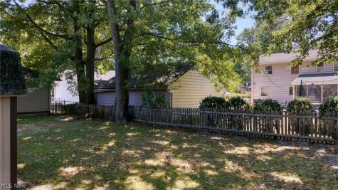 24914 E Oakland Bay Village OH 44140