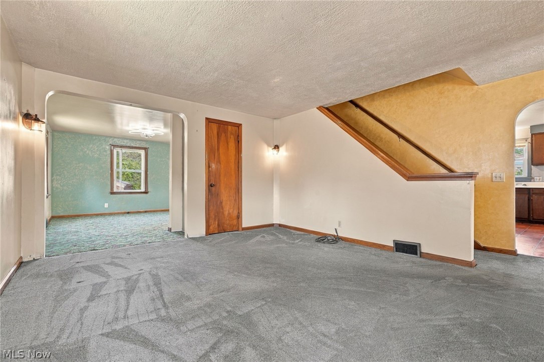 2459 Georgetown Road NE Canton OH 44704