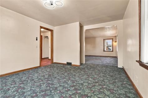 2459 Georgetown Road NE Canton OH 44704