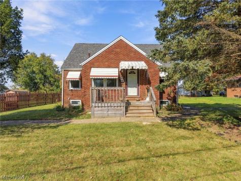 2459 Georgetown Road NE Canton OH 44704