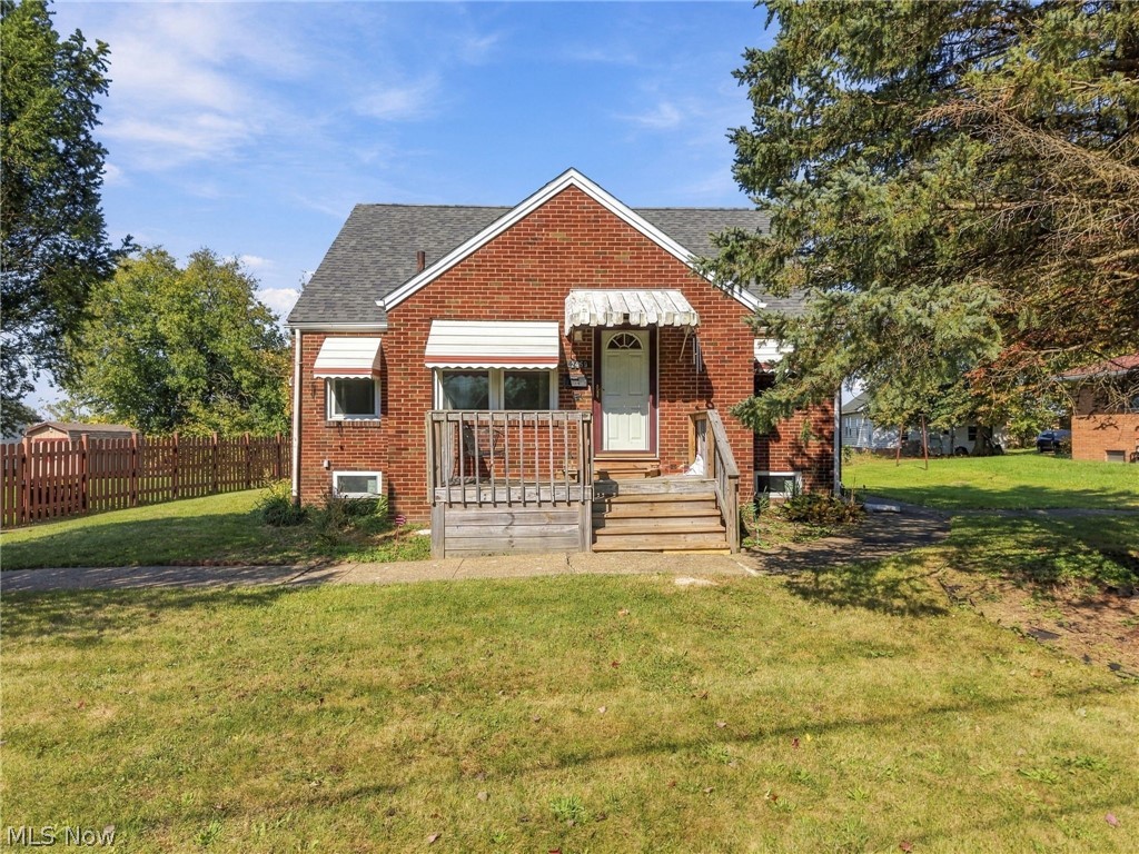 2459 Georgetown Road NE Canton OH 44704