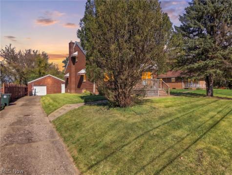 2459 Georgetown Road NE Canton OH 44704