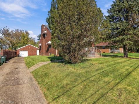 2459 Georgetown Road NE Canton OH 44704