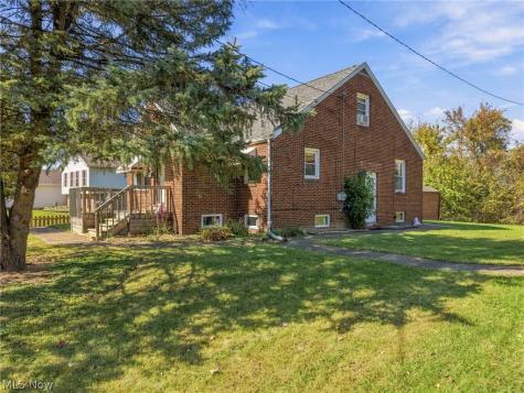 2459 Georgetown Road NE Canton OH 44704