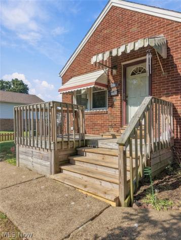 2459 Georgetown Road NE Canton OH 44704