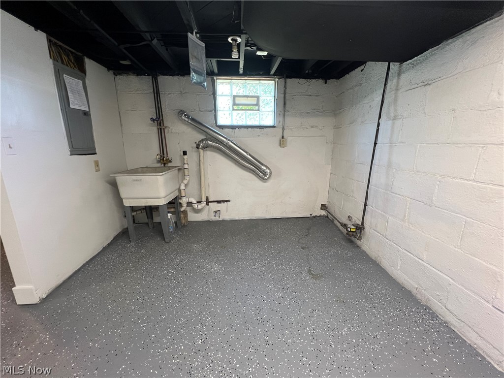 403 N Saint Clair Street Girard OH 44420