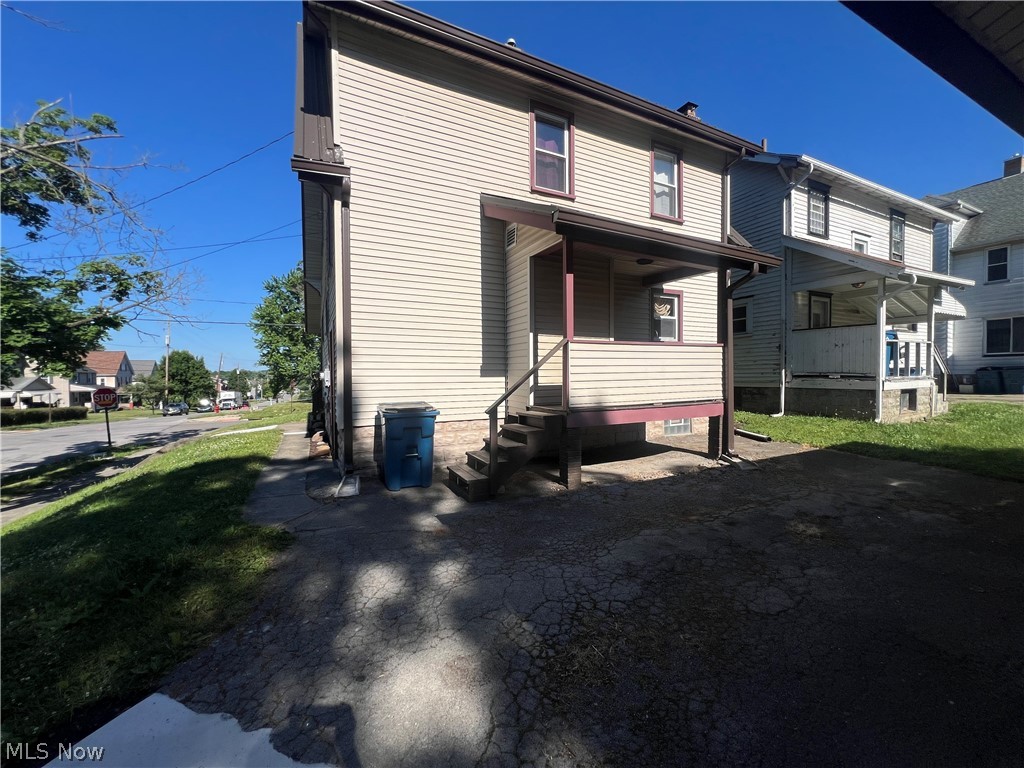 403 N Saint Clair Street Girard OH 44420