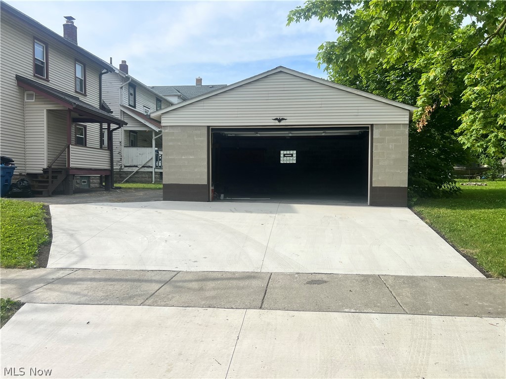403 N Saint Clair Street Girard OH 44420