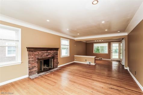 2371 Loyola Road University Heights OH 44118