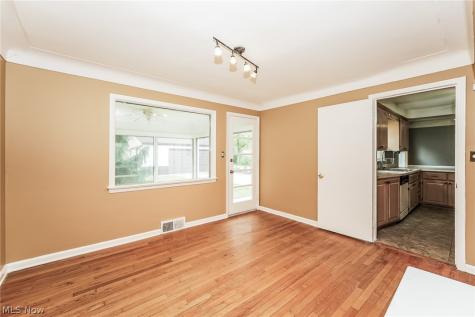 2371 Loyola Road University Heights OH 44118