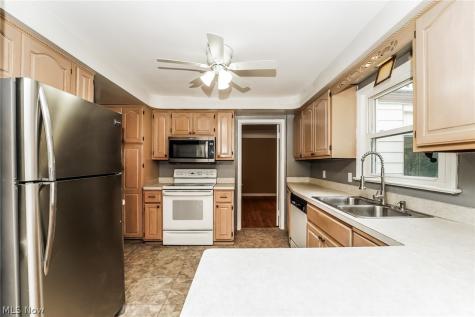 2371 Loyola Road University Heights OH 44118