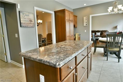 6460 Bay Meadow Court Youngstown OH 44515