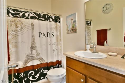 6460 Bay Meadow Court Youngstown OH 44515