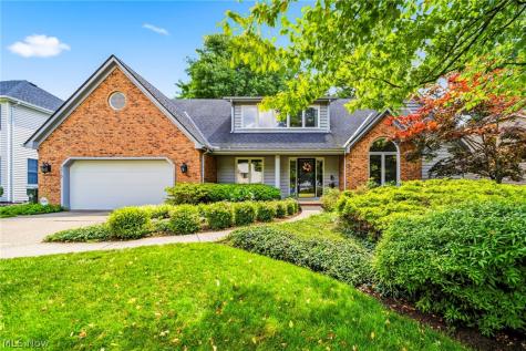 5513 Pheasants Walk Drive North Olmsted OH 44070