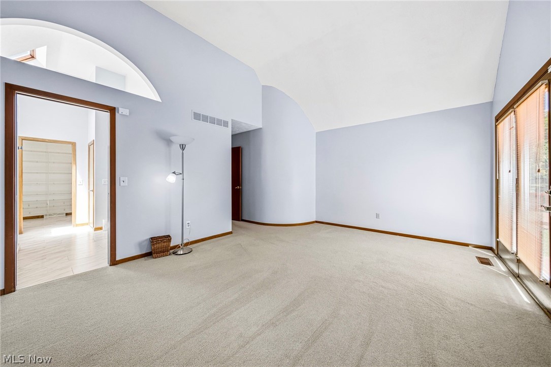 5513 Pheasants Walk Drive North Olmsted OH 44070