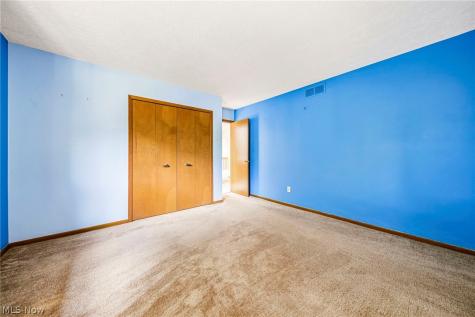 5513 Pheasants Walk Drive North Olmsted OH 44070