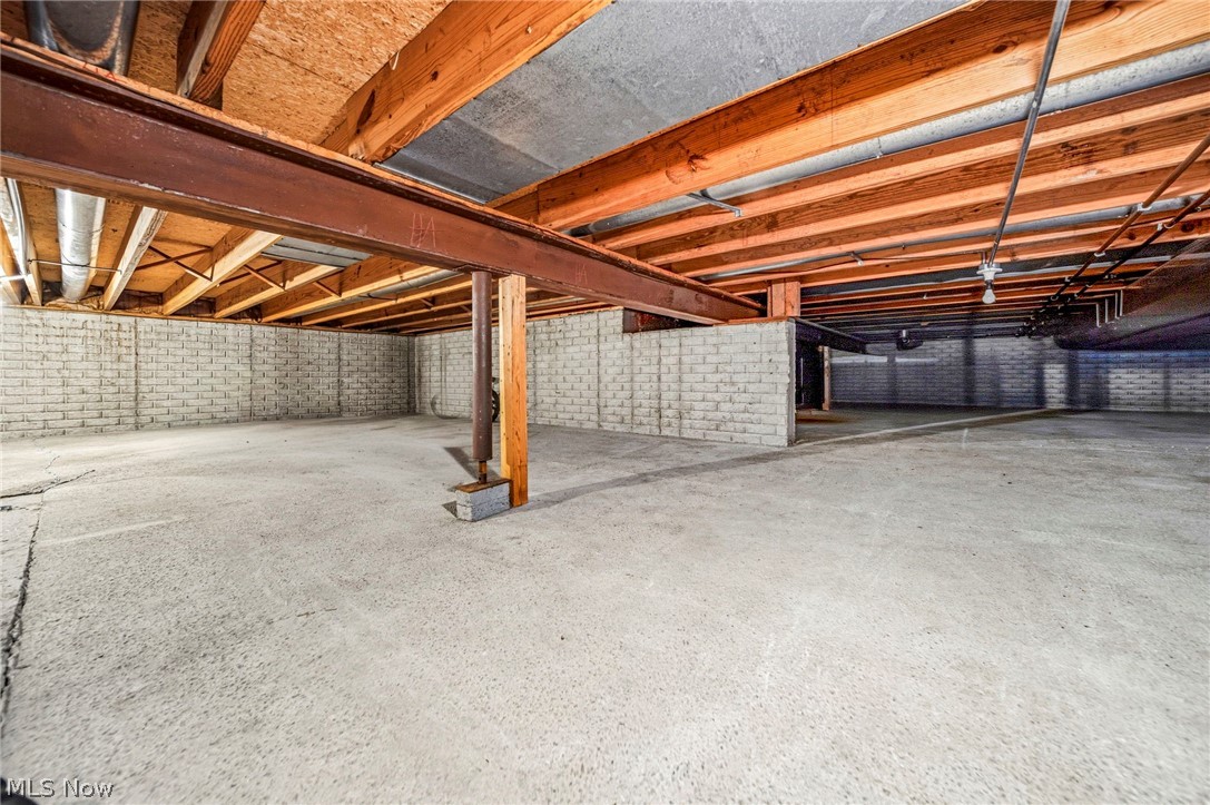 5513 Pheasants Walk Drive North Olmsted OH 44070