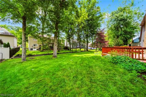 5513 Pheasants Walk Drive North Olmsted OH 44070