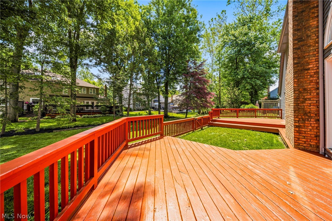5513 Pheasants Walk Drive North Olmsted OH 44070