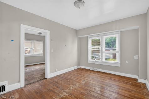 13810 Bartlett Avenue Cleveland OH 44120