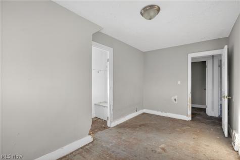 13810 Bartlett Avenue Cleveland OH 44120