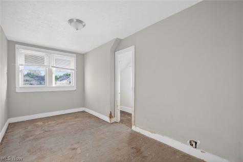 13810 Bartlett Avenue Cleveland OH 44120