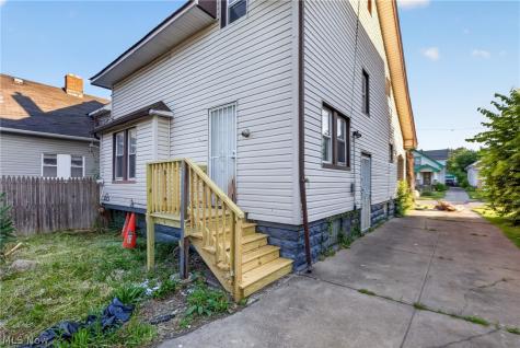 13810 Bartlett Avenue Cleveland OH 44120