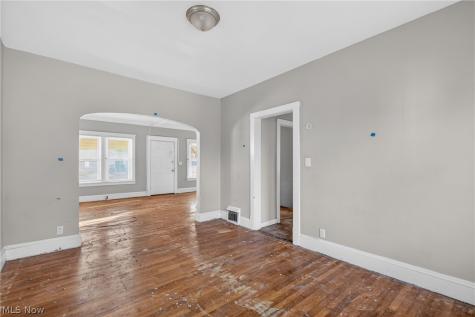 13810 Bartlett Avenue Cleveland OH 44120