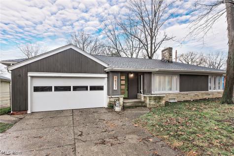 16237 Forest Hills Boulevard Cleveland Heights OH 44112