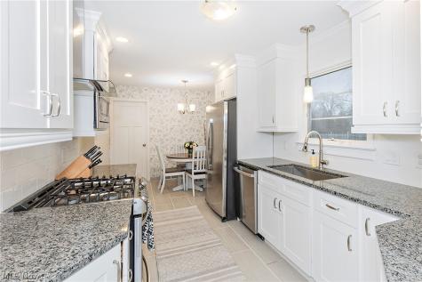 16237 Forest Hills Boulevard Cleveland Heights OH 44112